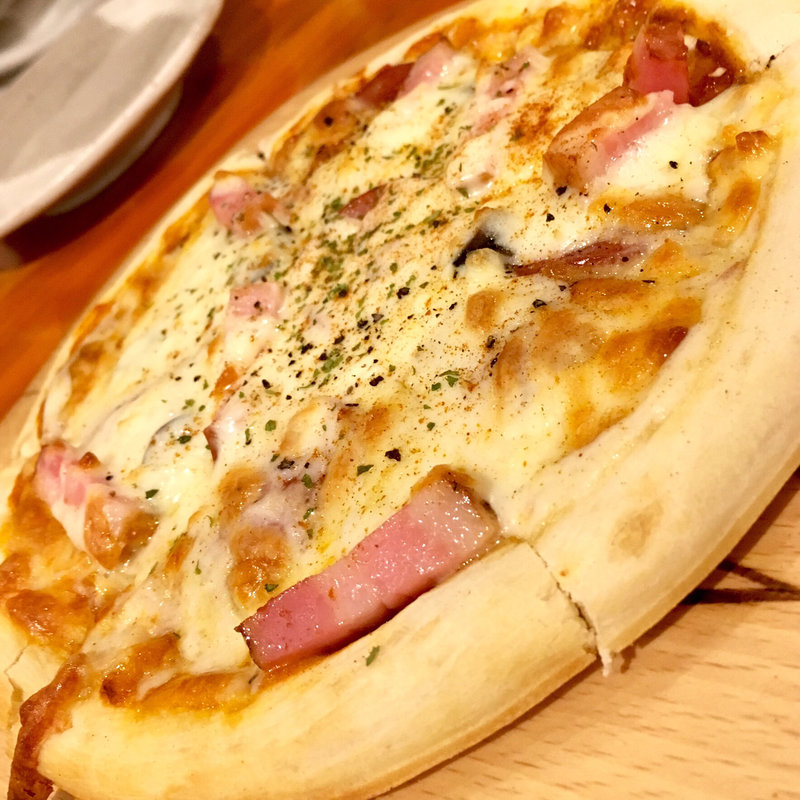 ベーコン・サラミのピザ(GRILL KING （グリルキング）)