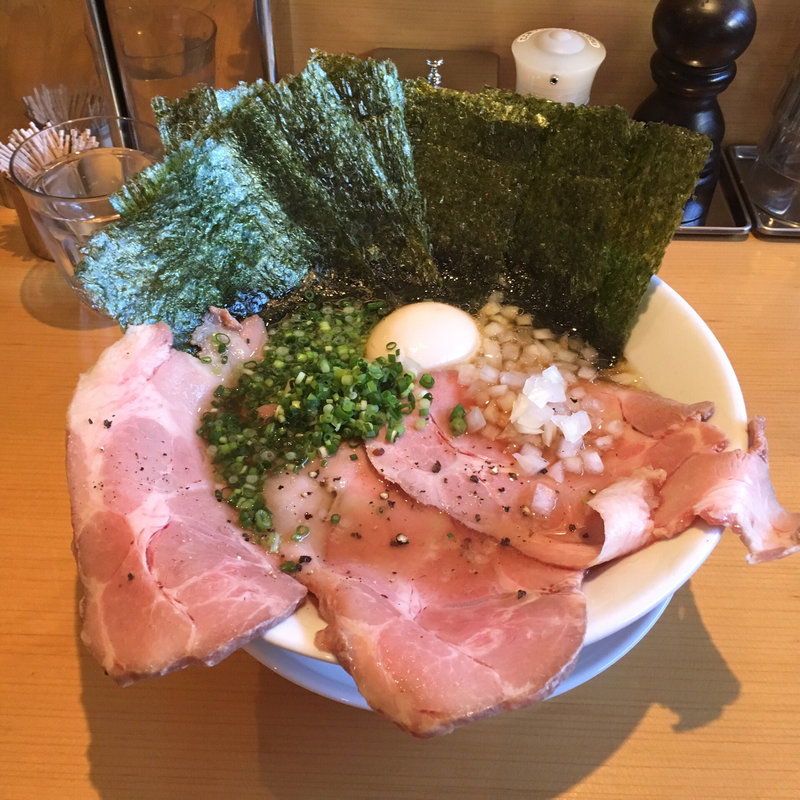 旨味だし淡麗中華そば （醤油）具だくさん(麺屋 まほろ芭)