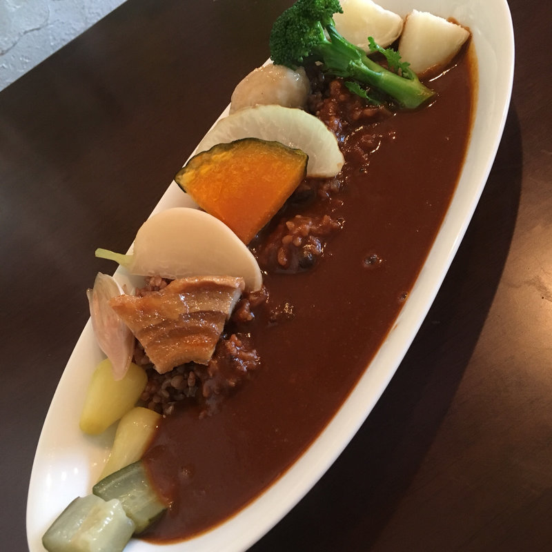 旬の野菜入り玄米薬膳カレー(シェいなば)