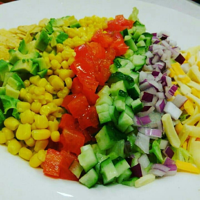 ハリウッドコブサラダ(イーワイズ （【旧店名】ハンバーガーランド）)