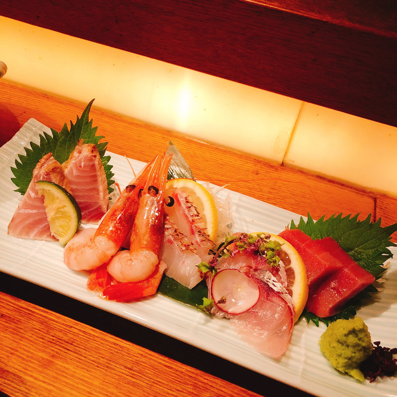 刺身盛り合わせ5種(茶茶花 （チャチャ ハナ）)