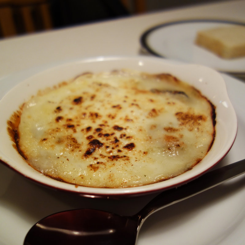 広島産牡蠣とカブのグラタン(ビストロ アンヴェール)