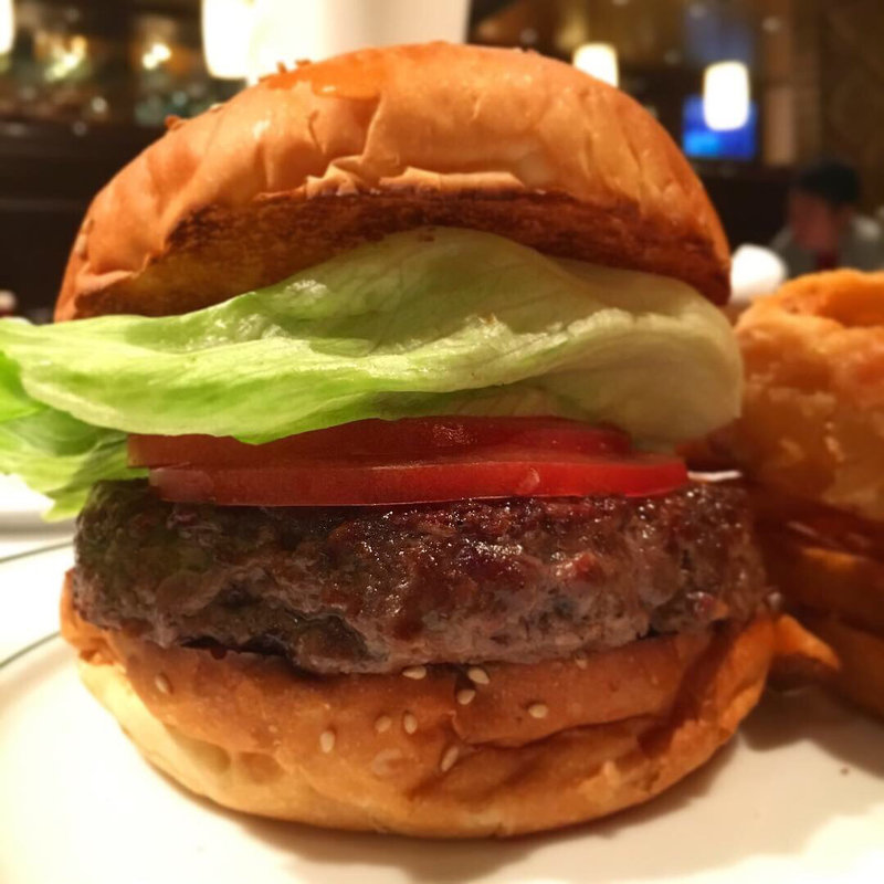 プライムビーフ100%クラシックバーガー(ウルフギャング・ステーキハウス 丸の内店 )