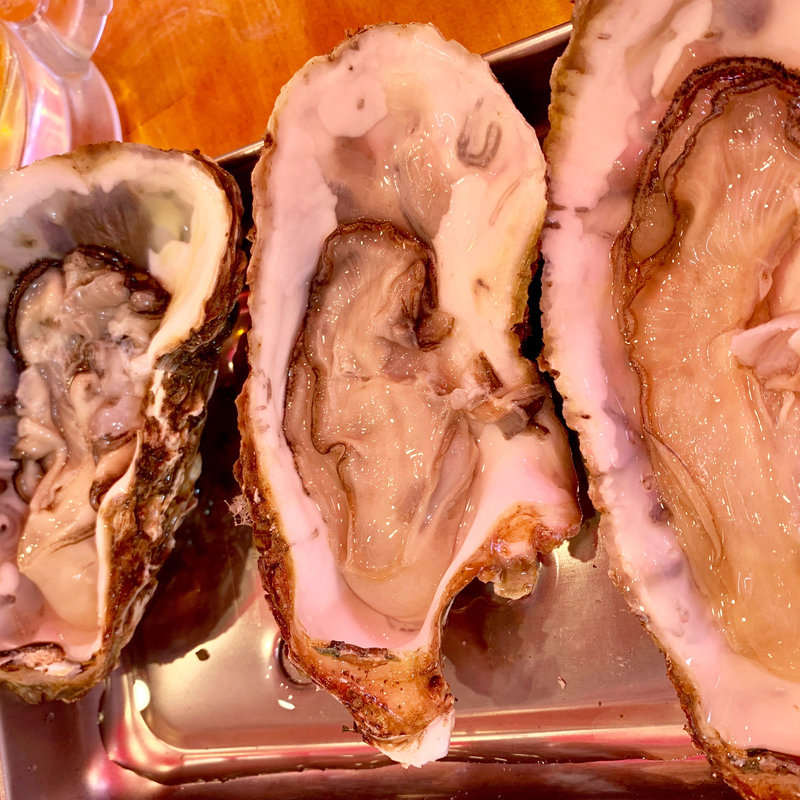 牡蠣とビールのセット(海鮮浜焼 九寅)