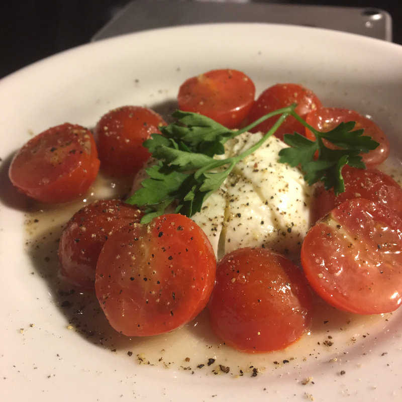 チェリートマトのカプレーゼ(Q 恵比寿店 （キュー）)