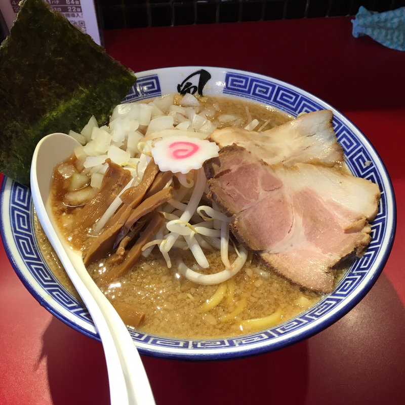 背脂醤油ラーメン(風は南から)