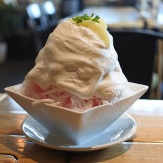 ピーチカルピスかき氷(ムートンコーヒー)
