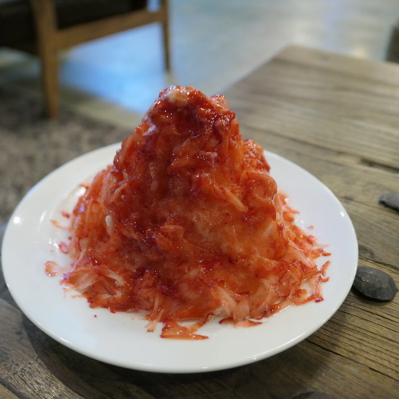 ミルク氷　苺(cafe flo)