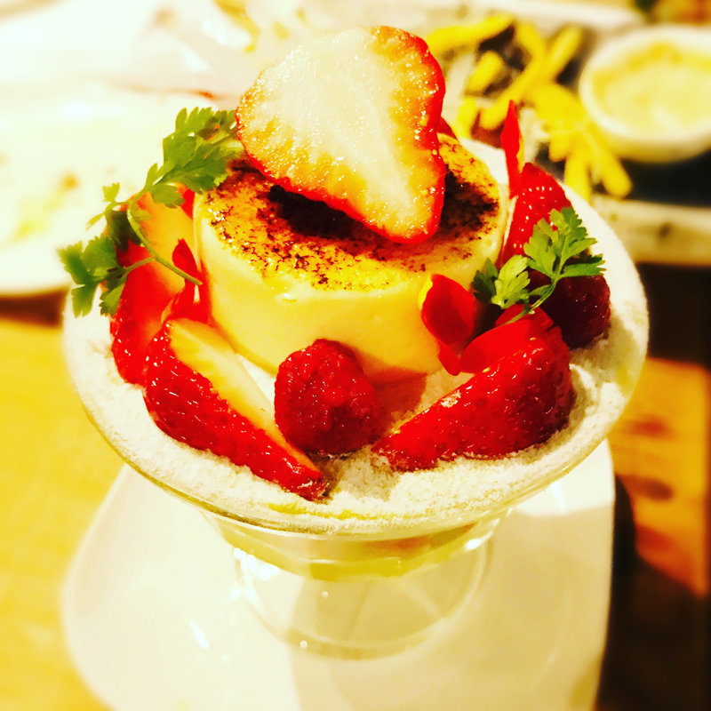 苺とピスタチオムースのフレジェ風（夜）(パフェテリア Largo)