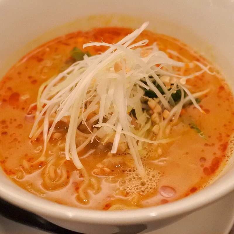 コクうま濃厚ごま担々麺(謝朋殿 粥餐庁 中部国際空港店 （シャホウデンカユサンチン）)