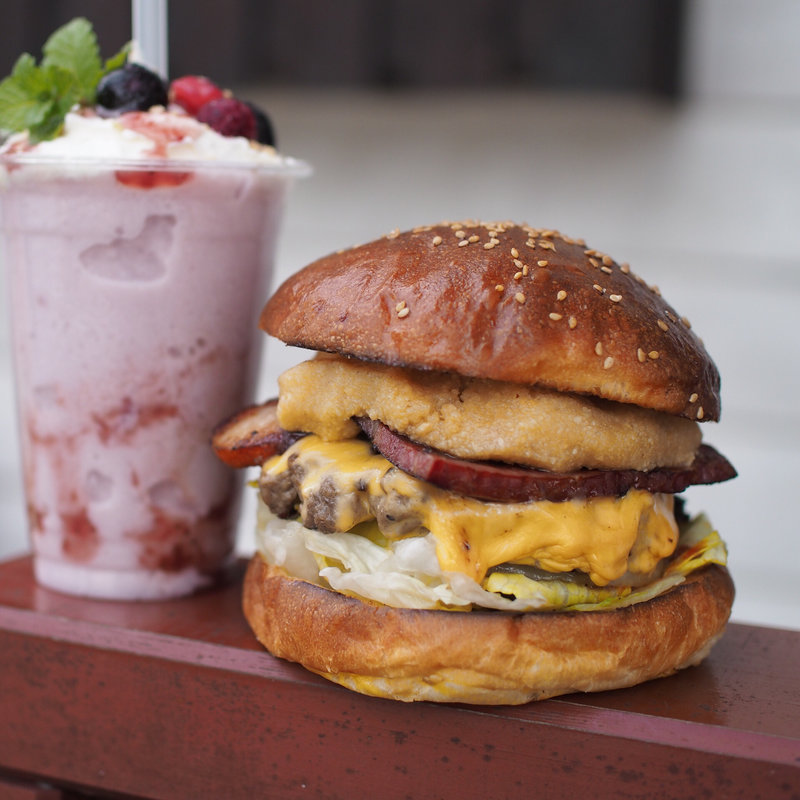 ピーナッツバターバーガー(ルーシーズマッシュバーガー )