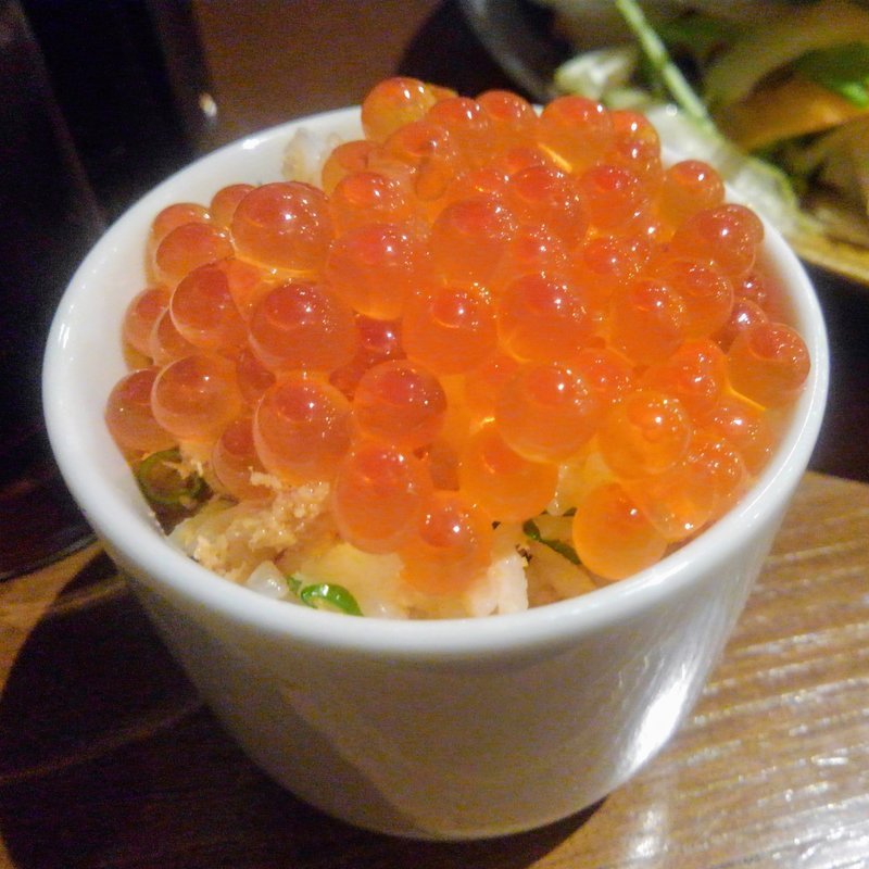 イクラこぼれ飯(大衆食堂　GIRAFFE)