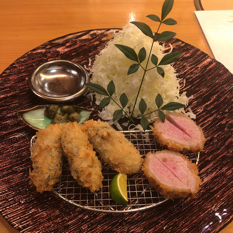広島カキフライと三元豚カツ(epais SATSUKIGAOKAKITA)