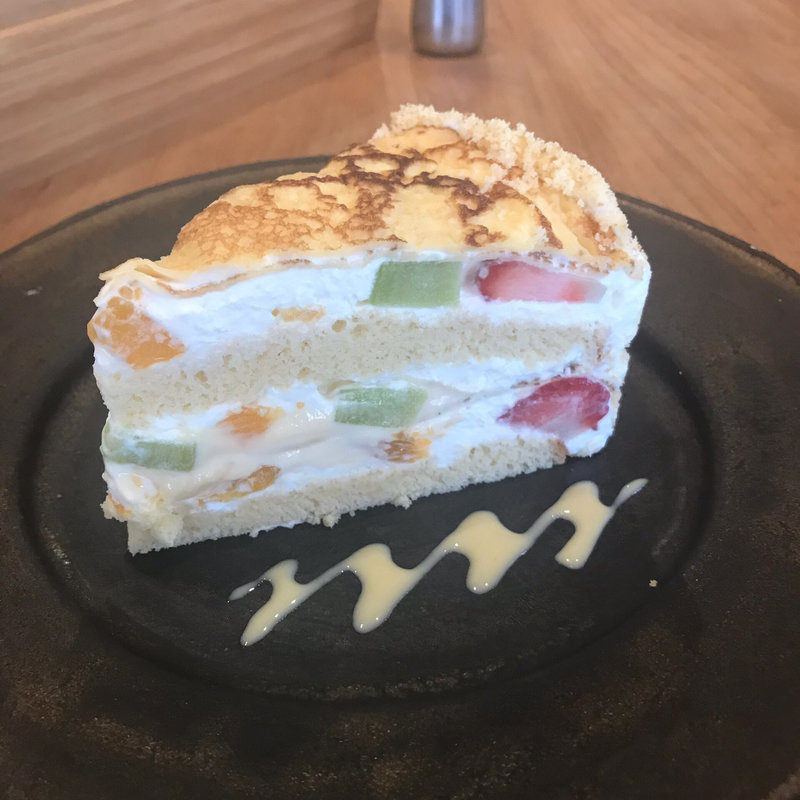 クレープのフルーツケーキ(つむる)