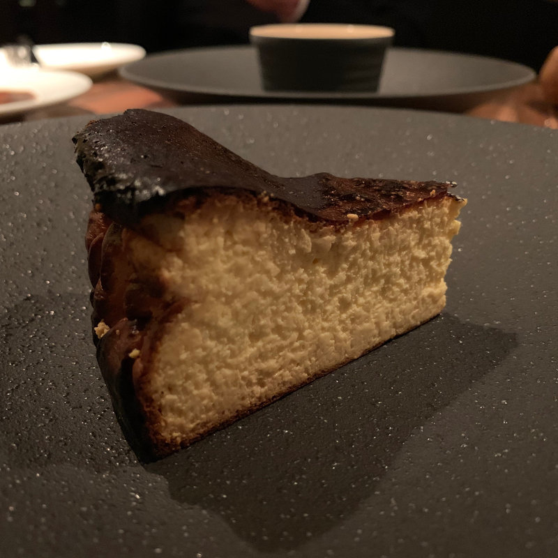 ヨーグルトバスクチーズケーキ(羽山料理店)