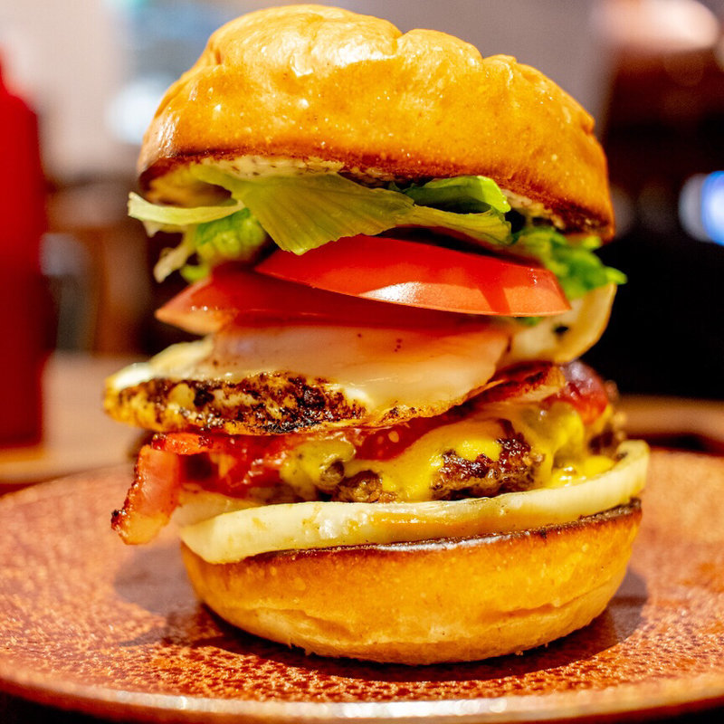 ベーコンエッグチーズオニオンバーガー(SHOGUN BURGER 新宿1号店)