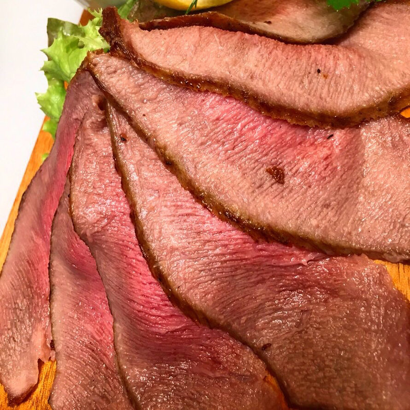 牛タンローストビーフ(牛タン&ワインバル SHITAN’S（シタンズ） 上野店)