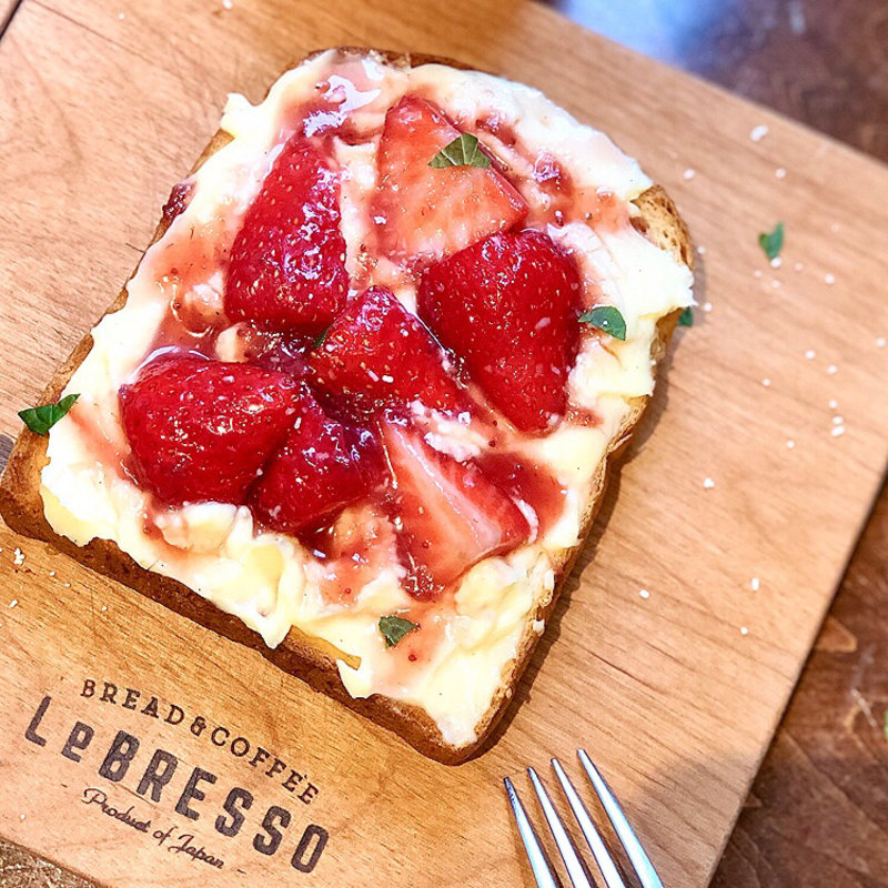 ストロベリー&カスタードトースト(レブレッソ 本店)