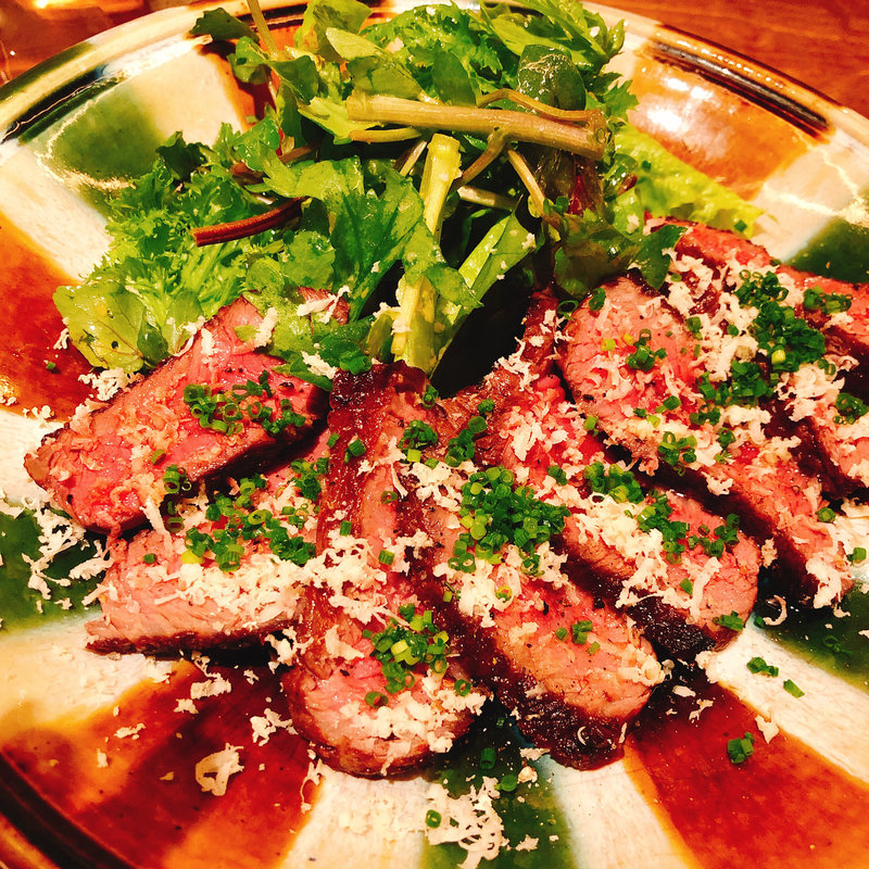 和牛ミスジのタリアータ 山わさびかけ(オトナノイザカヤ中戸川)