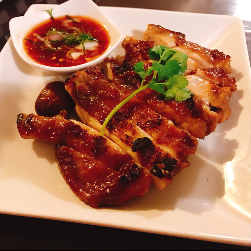 ガイ ヤーン(ポム タイ料理)