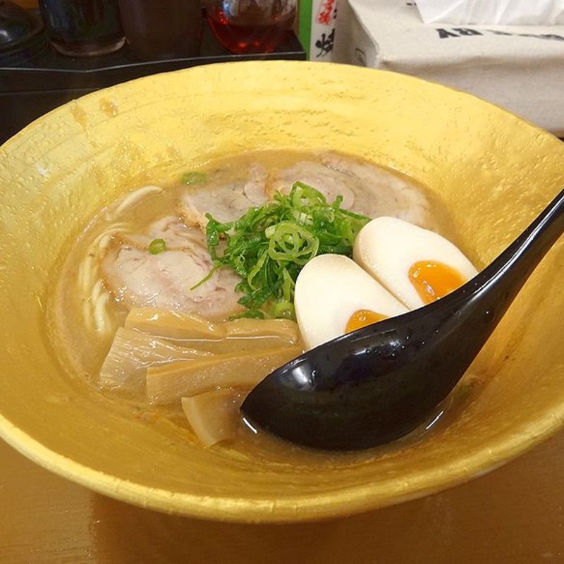 ゆず白湯こってり味玉子ラーメン(ゆず白湯らーめん 柚子壱郎 大阪弁天町駅店)