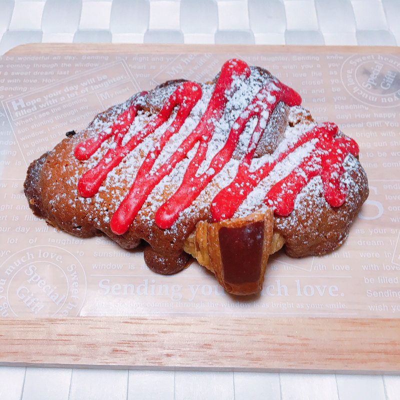 木いちごとホワイトチョコのクロワッサンダマンド(ブランジェリー クプ （boulangerie Kupu）)