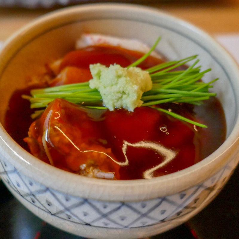湯葉と香箱の鼈甲餡掛け(天ぷら小泉)