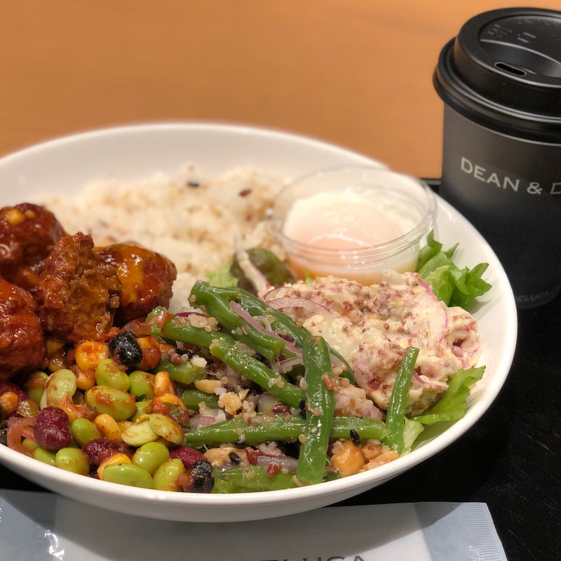 デリボウル(DEAN & DELUCA カフェ クリスタ長堀)