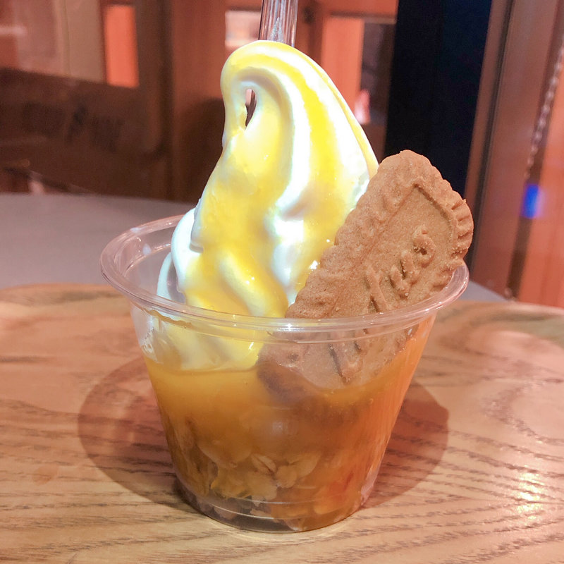 ソフトクリームサンデー （マンゴー）(ラ・ヴィド・クロワッサン （La vie de croissant）)