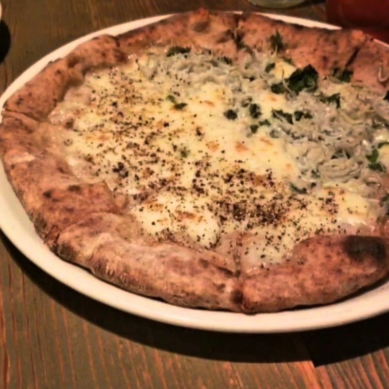 篠島とクアトロフォルマッジョ(ピッツェリア カンテラ （PIZZERIA CANTERA）)