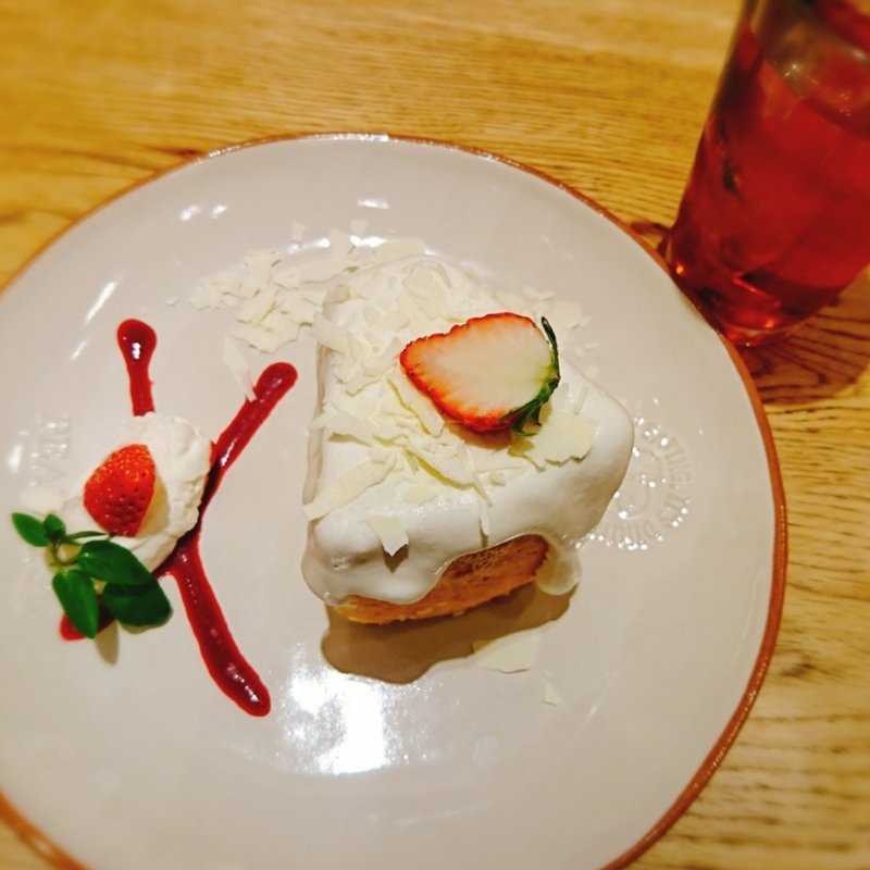 ハリエットのエンジェルフードケーキ(BARBARA GOOD SWEETS TABLE)