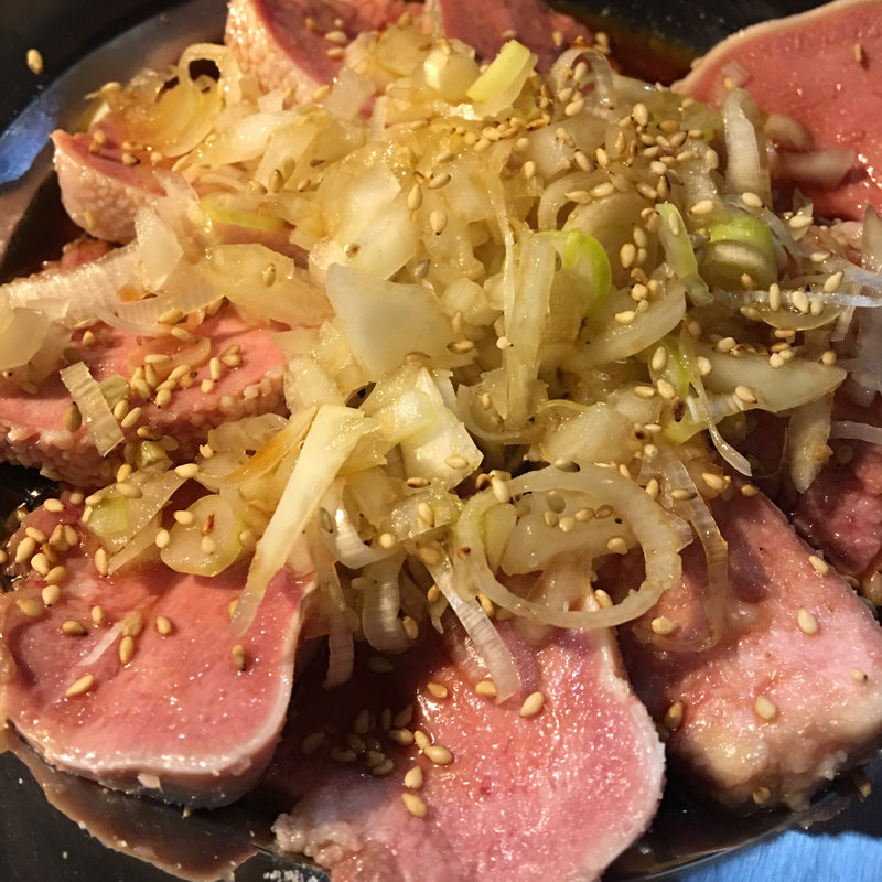 タン刺し(やきとん のりさん)