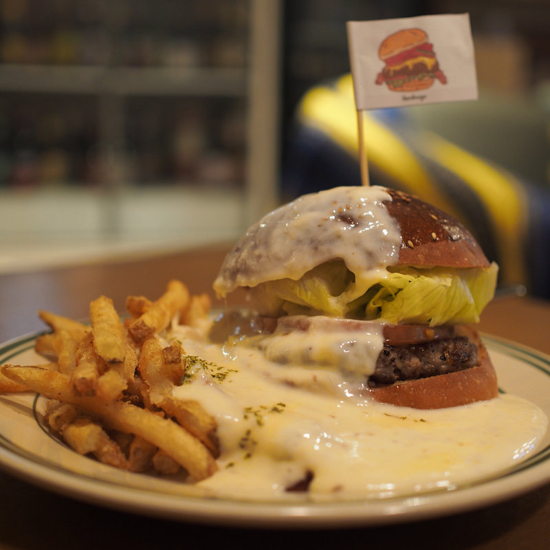 CHEESE FONDUE BURGER(RICH GARDEN)