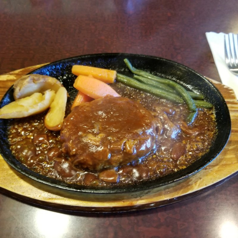 煮込みハンバーグ(むかい )