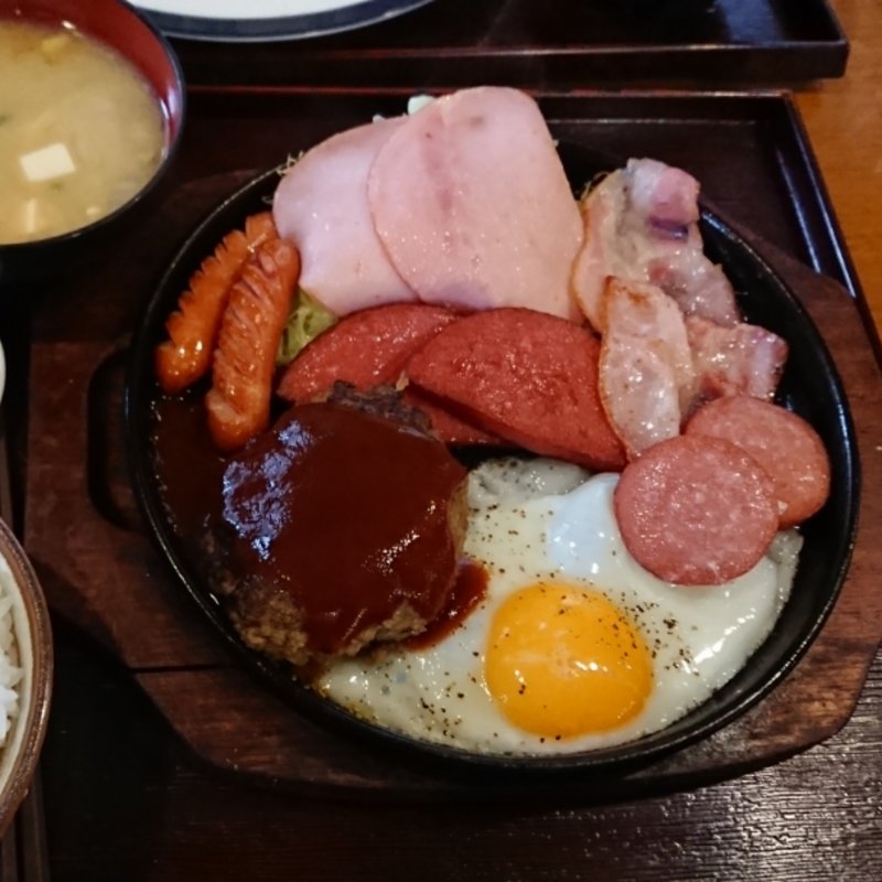 ゴージャス鉄板焼定食(ラック)