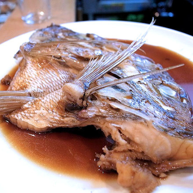 天然真鯛のかぶと煮(割烹　船生 )