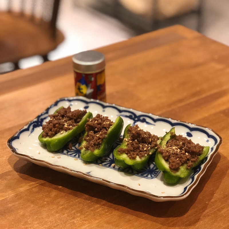 肉詰め生ピーマン(コチソバ )