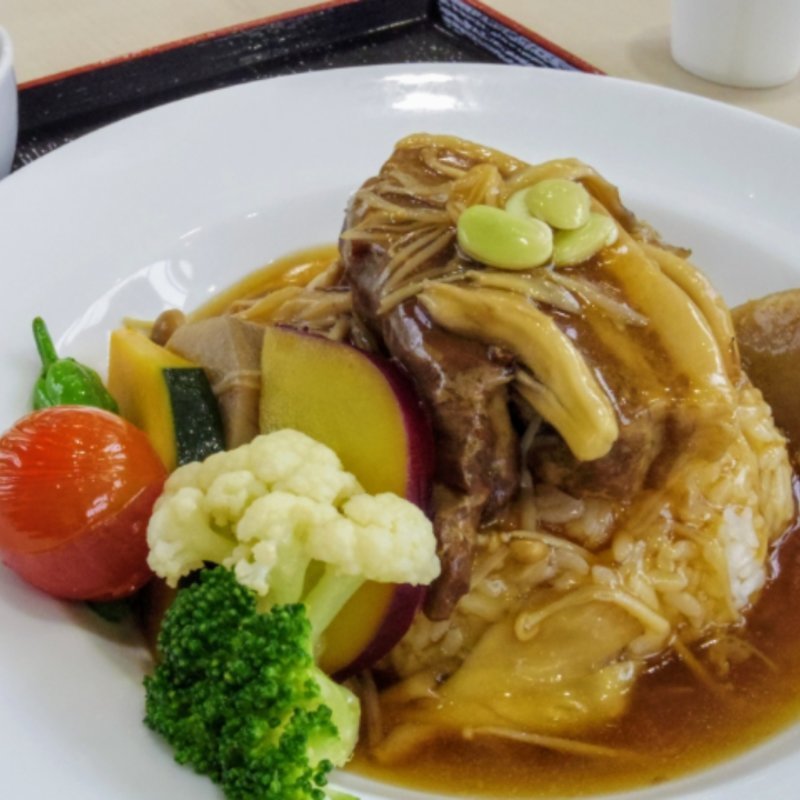 トロトロ豚角煮の芋煮風あんかけ丼(道の駅 川のみなと長井)