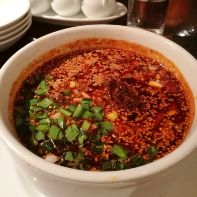 紅麻辣担々麺(銀座ブルーリリー ステーキ チャイニーズレストラン)