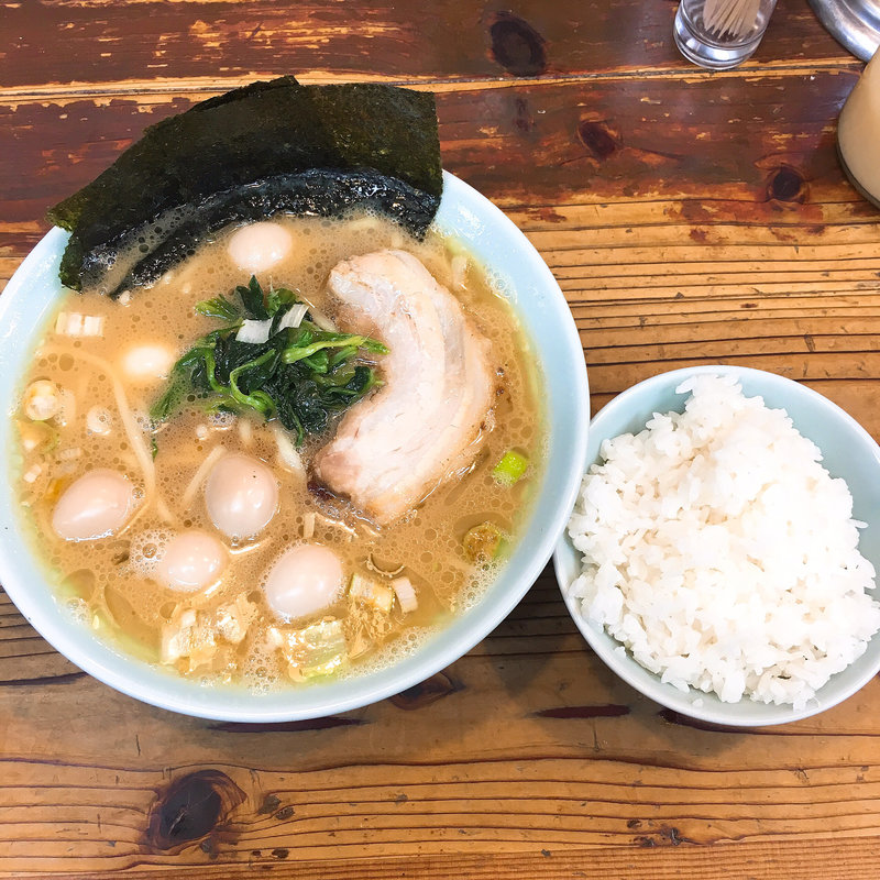 伝説の醤油ラーメン(ラーメン壱六家 大森店 （いちろくや）)