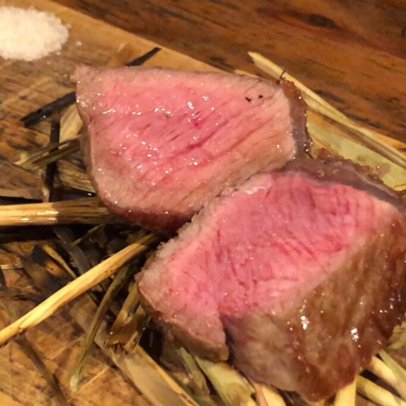 アルゼンチン牛のサーロインステーキ 200gから@¥90/g(野毛ビストロZIPスタンド)