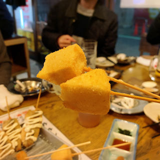 串揚げ（カマンベール）(はまぐり屋串左衛門)