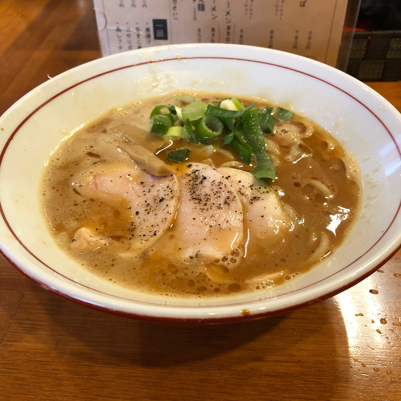 濃厚鶏魚介中華そば(醤油と貝と麺 そして人と夢 )