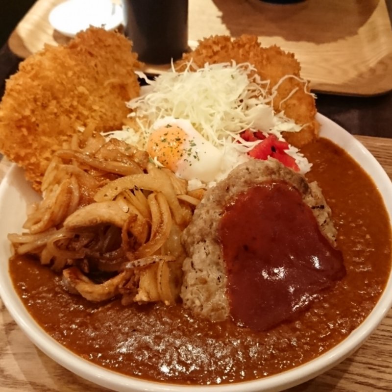 野郎カレー＋ハンバーグトッピング(キッチン男の台所)