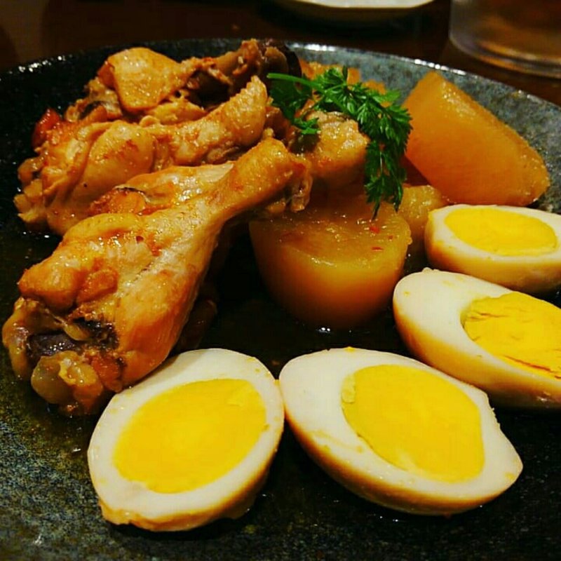 手羽元と大根の煮物ピリ辛風(Grill & Kitchen かぼちゃの馬車)