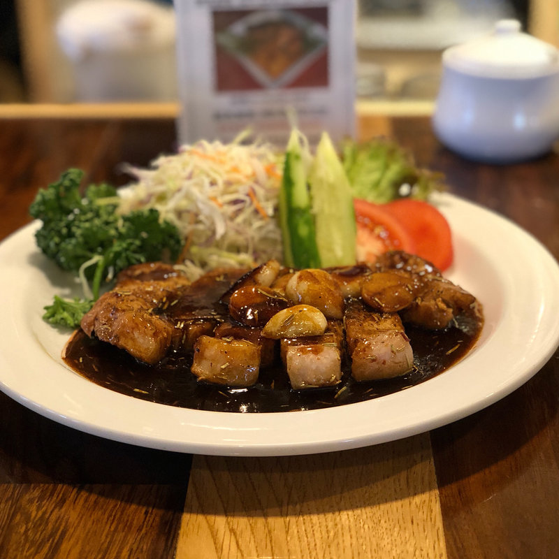 豚ロース肉のトンテキ(食堂うさぎや)