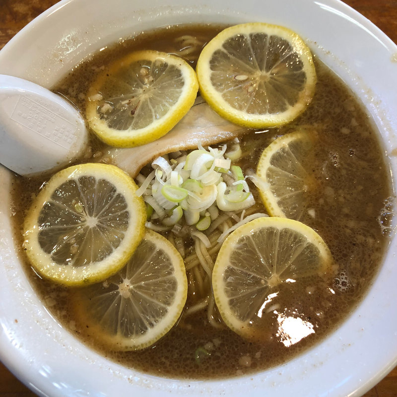 レモンラーメン(博多 とんこつ風洛 鳩ヶ谷店 （からく）)