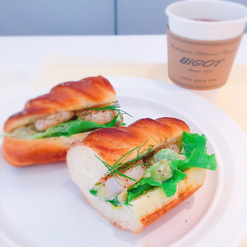 アボカドとシュリンプ(オー･ボン･サンドウィッチビゴ)