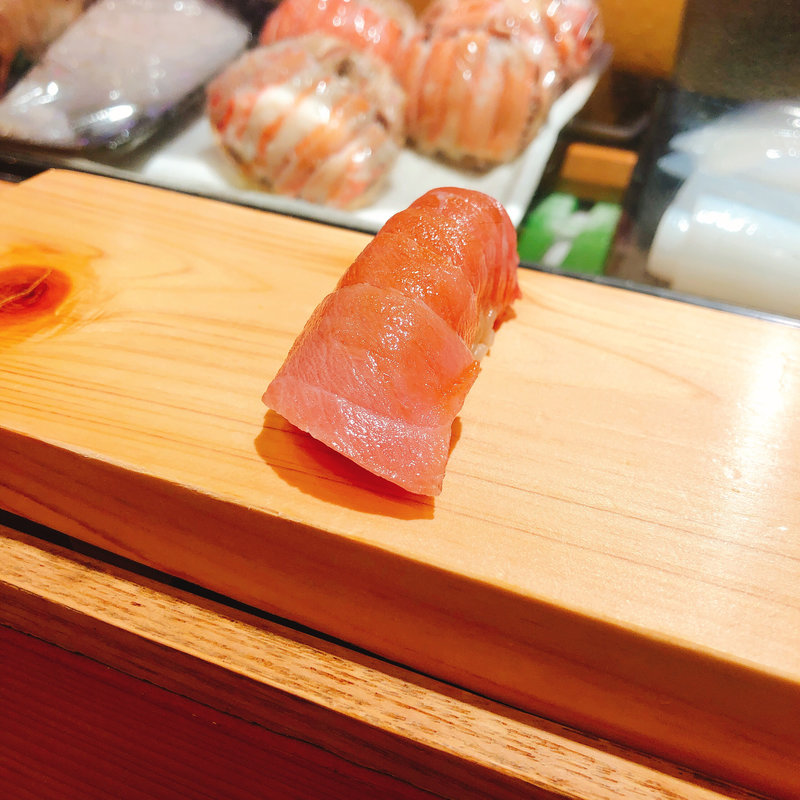 中トロの握り(つきぢ神楽寿司)