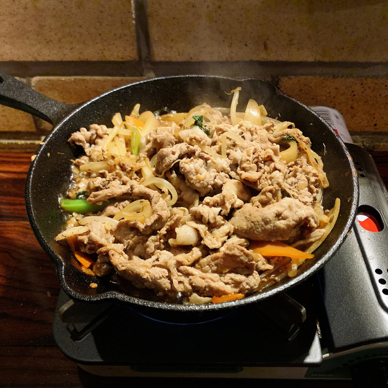 鉄板生姜焼き(いが嵐倉庫 )